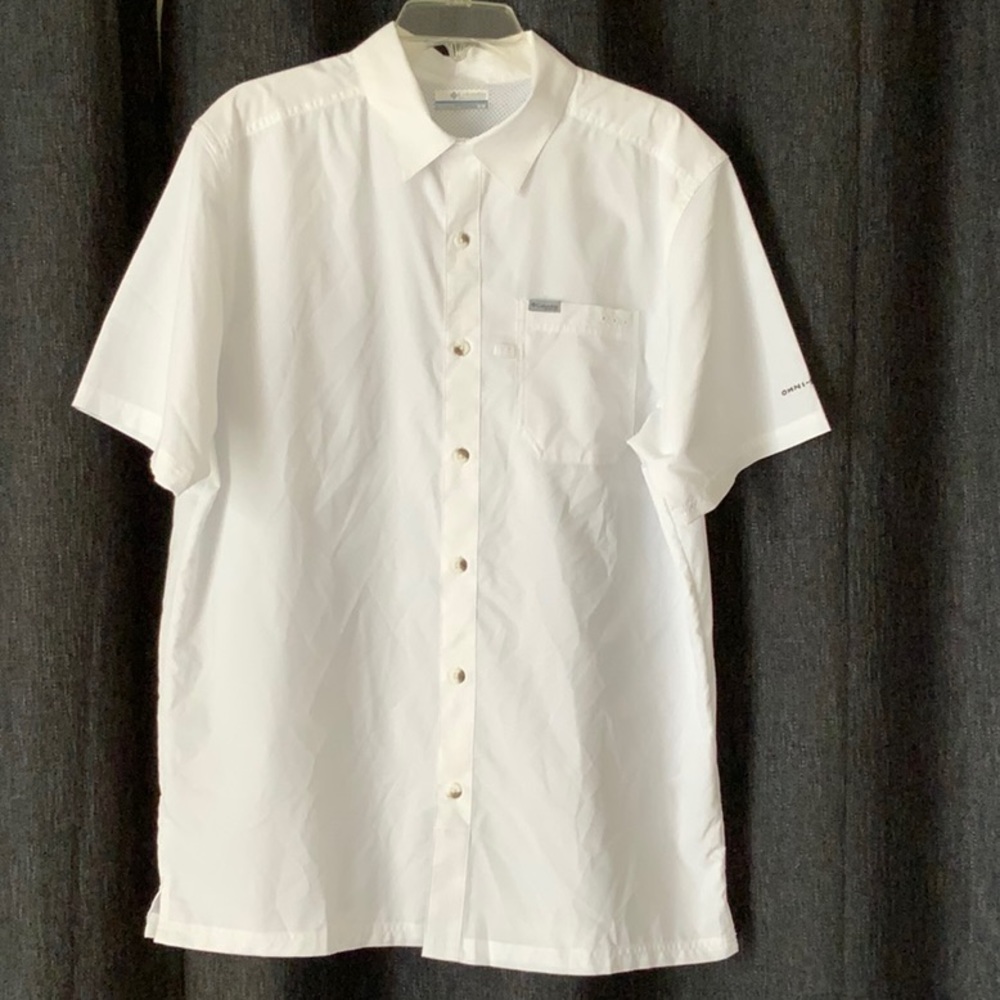 Columbia Men’s M White Slack Tied Camp Shirt